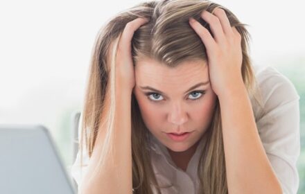 frustrated-girl-computer